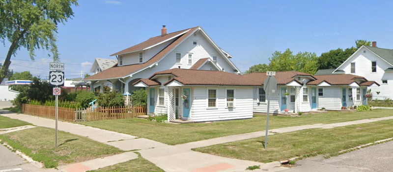 Katch-A-Winkie Lodge, Cabins - 2022 Street View (newer photo)
